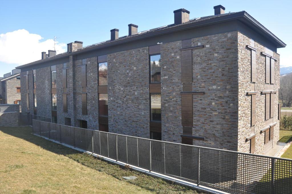 Apartaments Turistics Puigcerda - La Closa Exterior photo